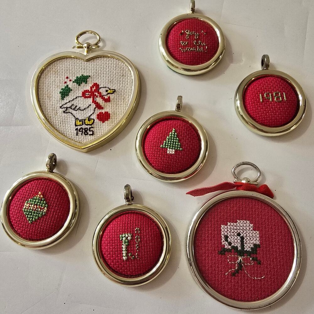 Cross-Stitch Christmas Ornament Handmade Round Framed Holiday Decor Seven (7)